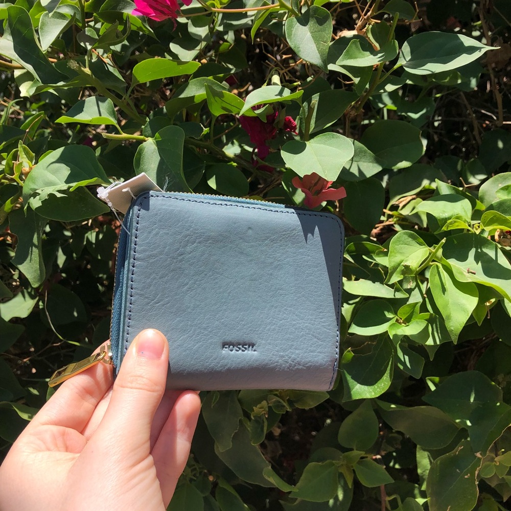 NWT Fossil Mini Wallet